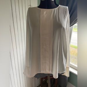 Court & Rowe cream pleated blouse Sz Lg